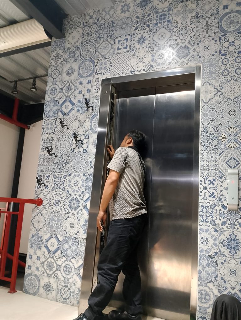 WhatsApp Image 2025-12-02 at 09.43.29